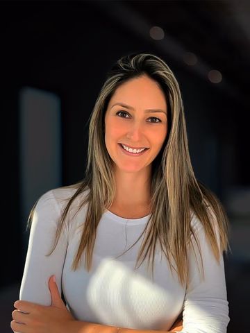 Débora Fava